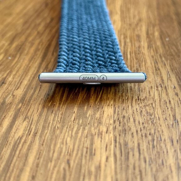 APPLE Watch Braided Solo Loop Watch Band Size 4 40mm Charcoal Black Genuine - Picture 4 of 7